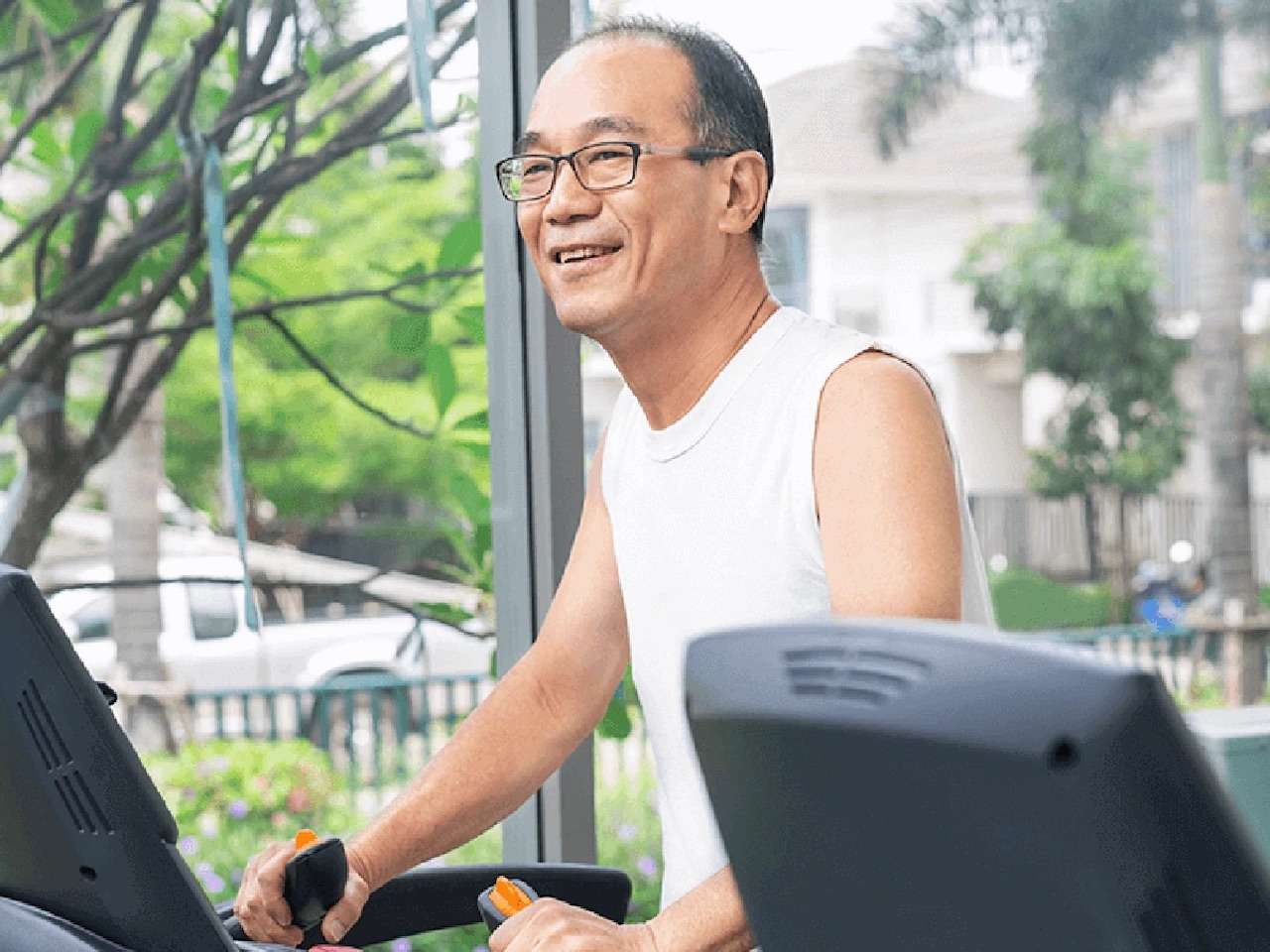 Tập luyện thể dục thể thao đóng vai trò quan trọng trong việc kiểm soát chỉ số đường huyết