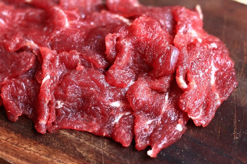 Trung bình 100g thịt bò sẽ cung cấp khoảng 250 calo