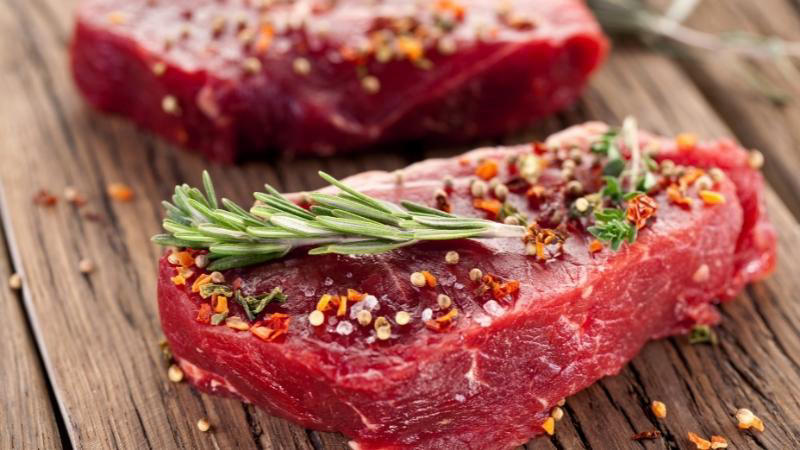 Phần chất béo có trong thịt bò chủ yếu tập trung nhiều ở phần mỡ bò