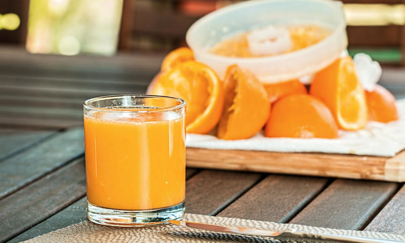 100g cam chứa 53,2mg vitamin C giúp nâng cao hệ miễn dịch 