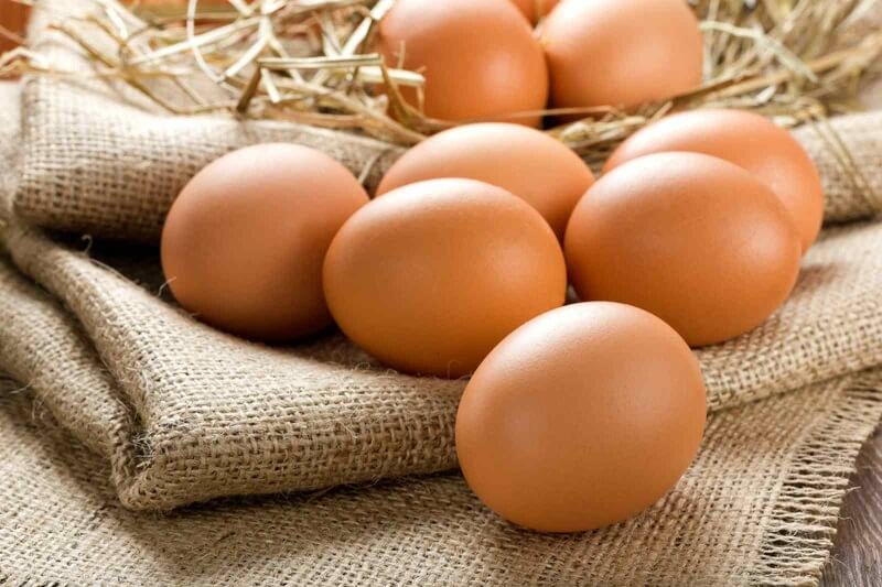 1 quả trứng gà có trọng lượng 50 gam sẽ có khoảng 72 calo