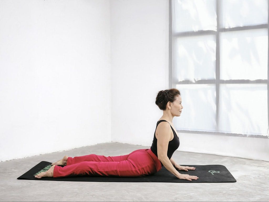 bài tập yoga chữa đau lưng-1