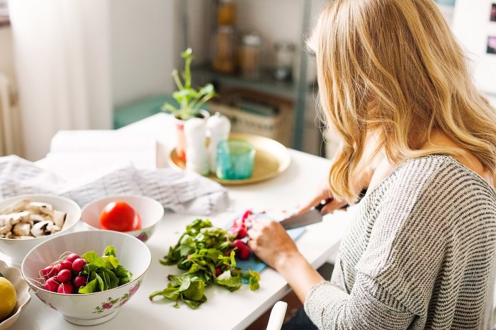 Tại sao ăn salad giúp giảm cân