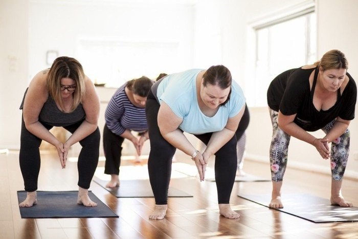 Tập yoga sở hữu hạn chế cân nặng không-1