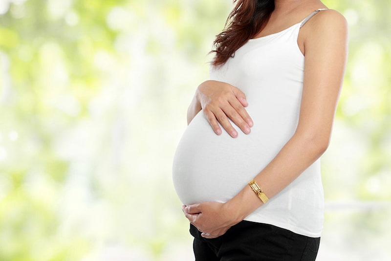 Phụ nữ có thai không nên dùng ghế massage sẽ ảnh hưởng đến thai nhi