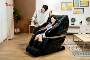 Trọng Lân chia sẻ lý do chọn ghế massage Toshiko tặng mẹ