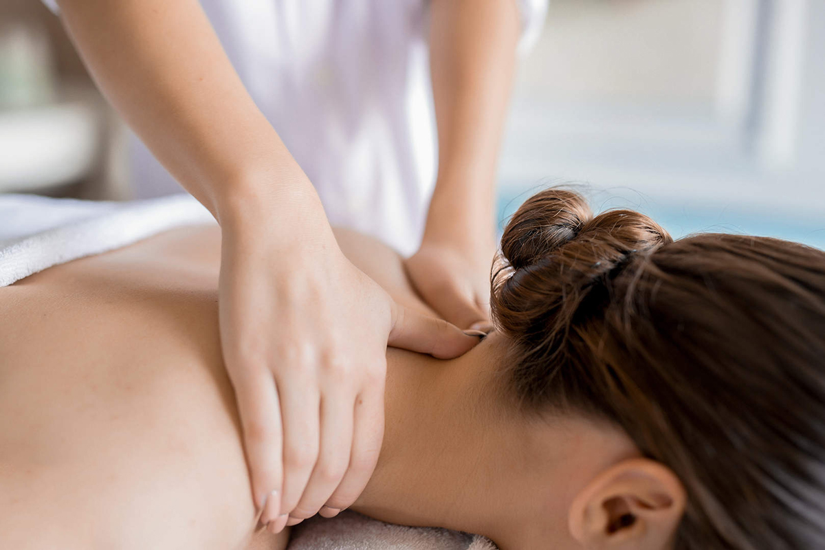 Massage trị liệu cần được các kỹ thuật viên chuyên nghiệp thực hiện