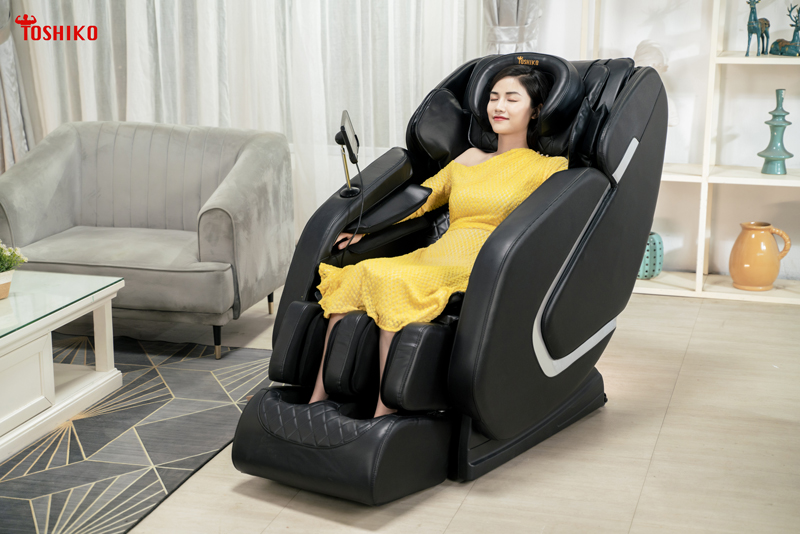 Kinh ngiệm mua máy massage toàn thân là chọn ghế phù hợp với vóc dáng