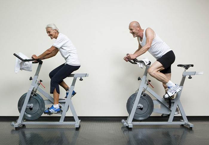 Lợi ích của xe đạp tập thể dục cho người già