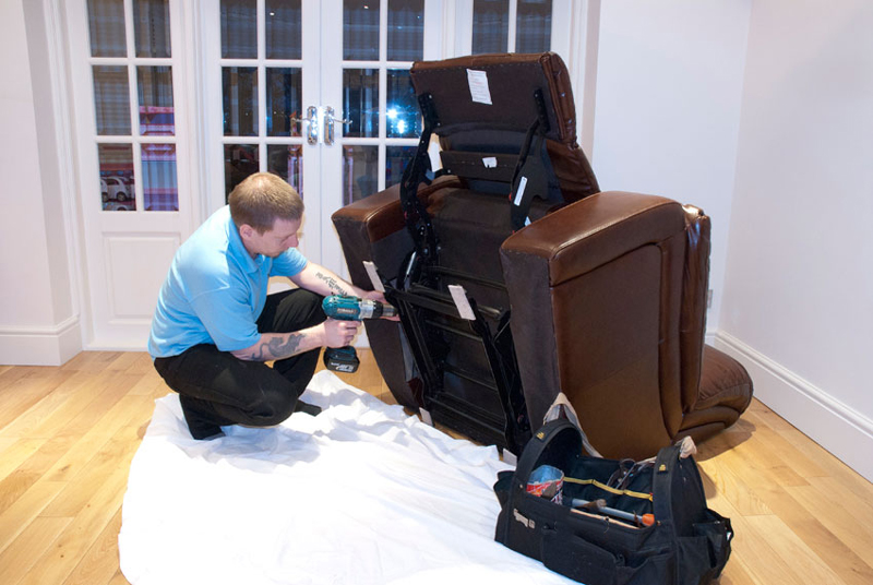 Chọn những đơn vị sửa chữa ghế massage có nhân viên nhiều kinh nghiệm, chuyên môn tốt