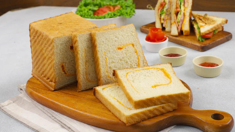Bánh mì sandwich trắng chứa khoảng 276 calo 