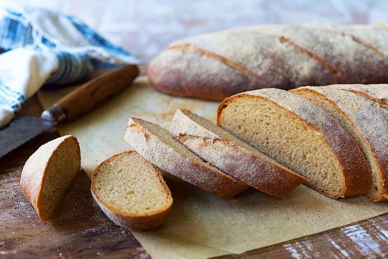 Bánh mì nguyên cám là một loại bánh mì có hàm lượng calo thấp