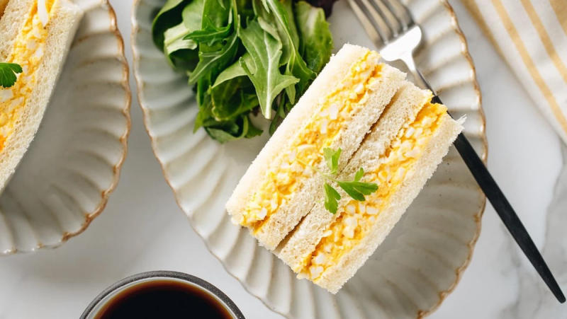 Sandwich trứng mayonnaise chứa khoảng 317 calo 