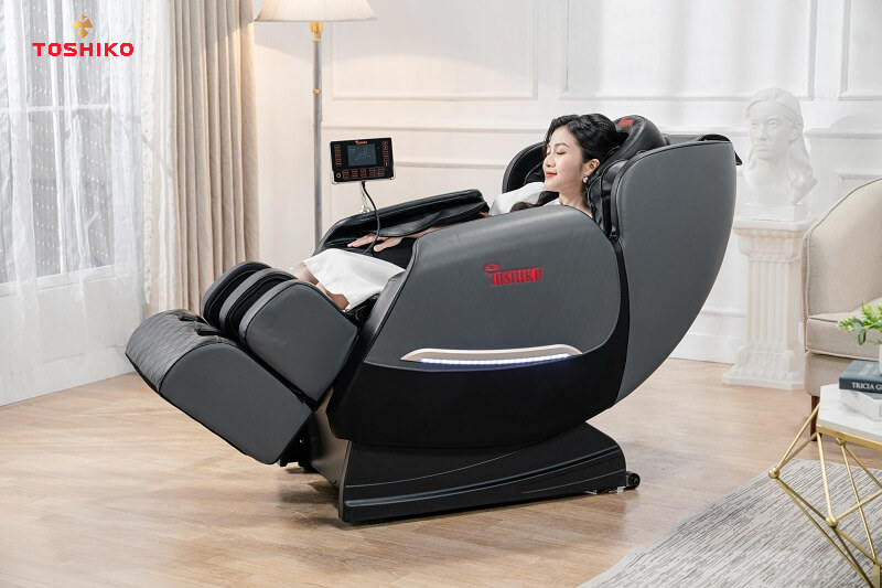 Ghế massage toàn thân Toshiko T9 sang trọng, trang bị con lăn 3D mà giá rẻ